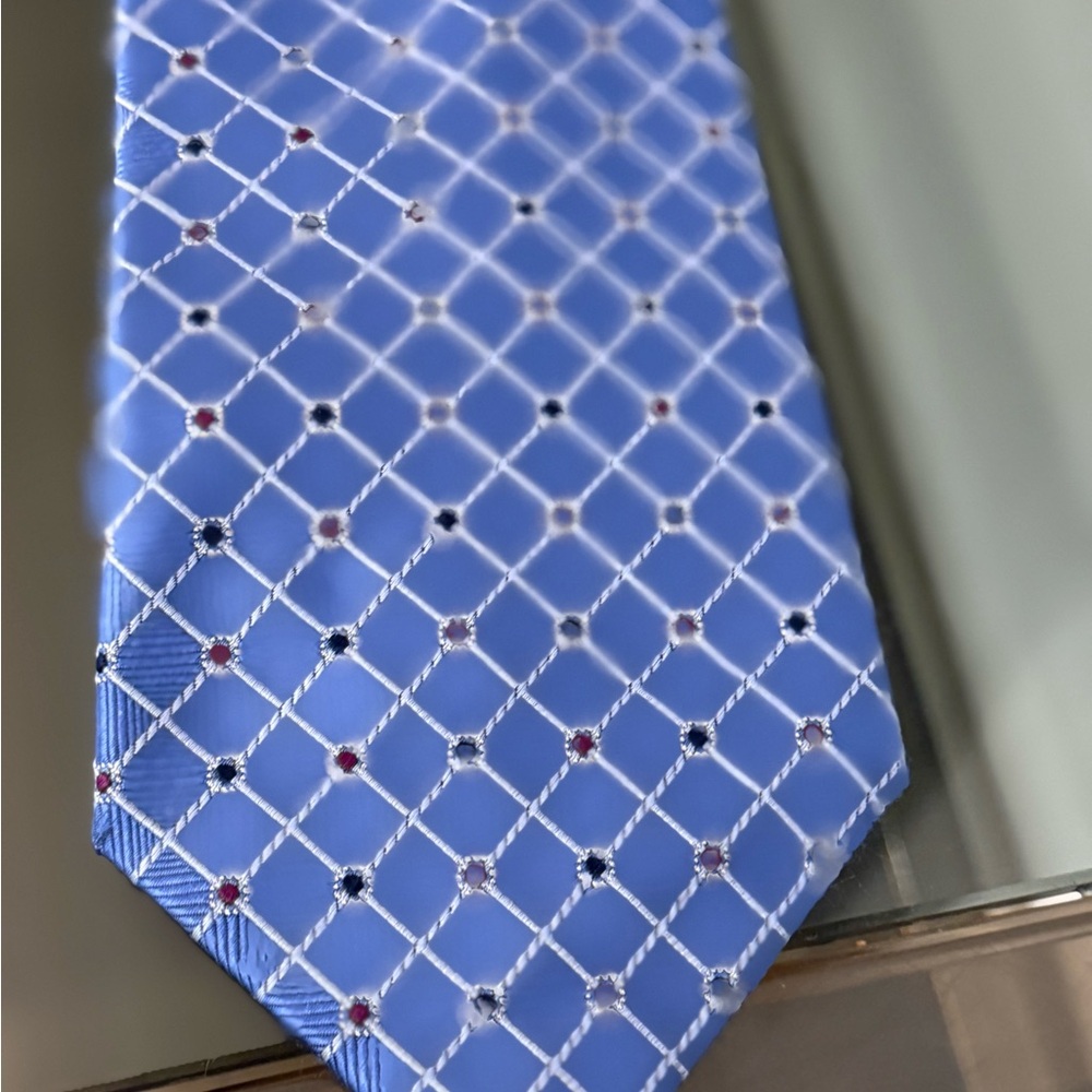 Tasso Elba Blue and White Geometric Silk Tie